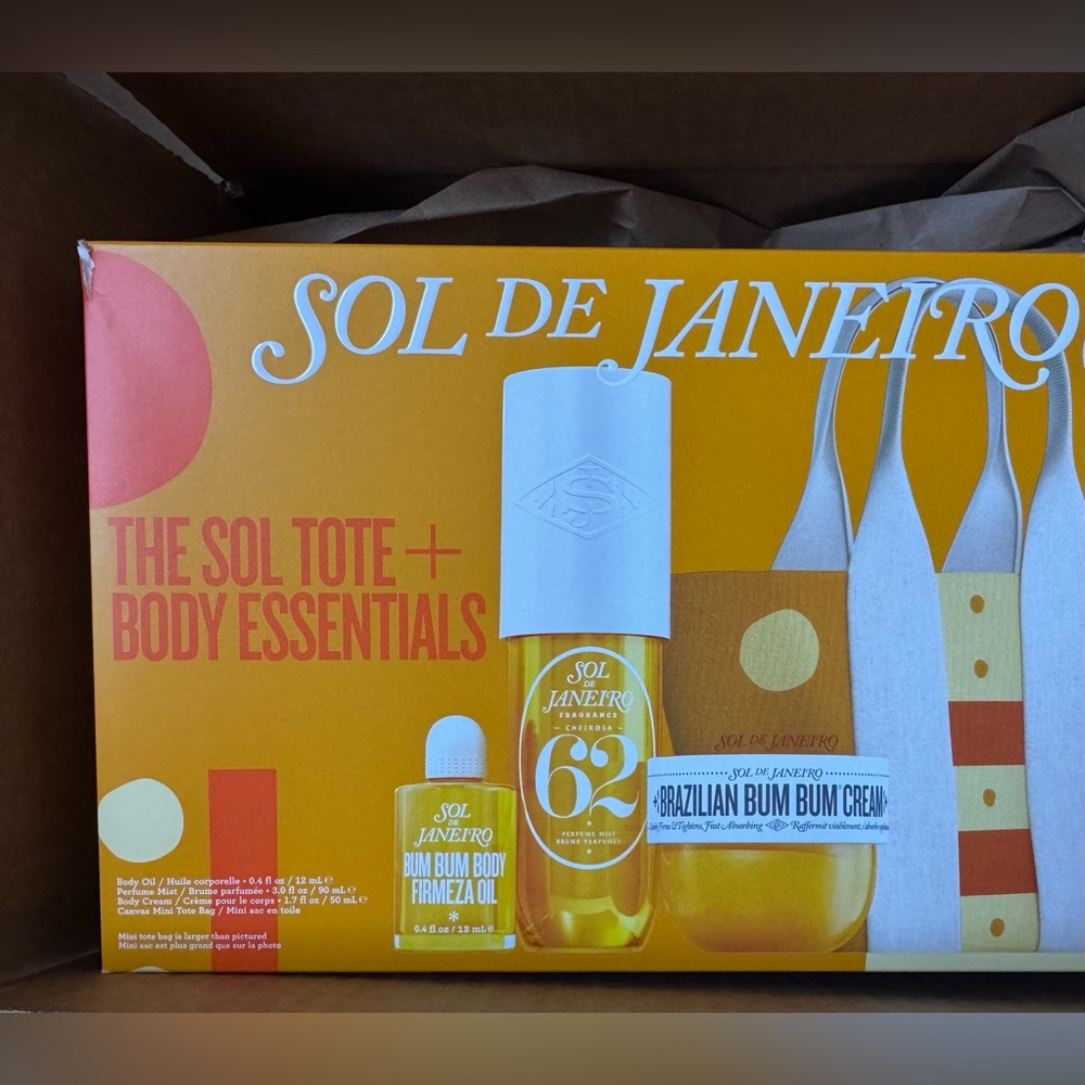 NWT Sol de Janeiro Limited Edition Sol Tote + Body Essentials Set